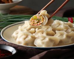 B15. Beef Dumplings with Carrot (12 pcs) 胡蘿卜牛肉水餃
