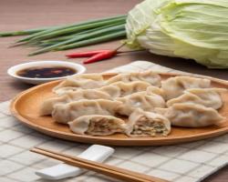 B25. Pork Dumplings with Cabbage (12 pcs) 高麗菜豬肉水餃