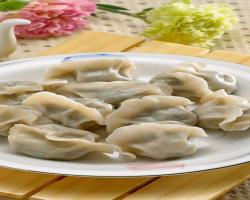 B04. Pork Dumplings with String Beans (12 pcs) 四季豆猪肉水餃