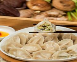B23. Baby Bok Choy & Mushroom Dumplings (12 pcs) 青江菜冬菇水餃